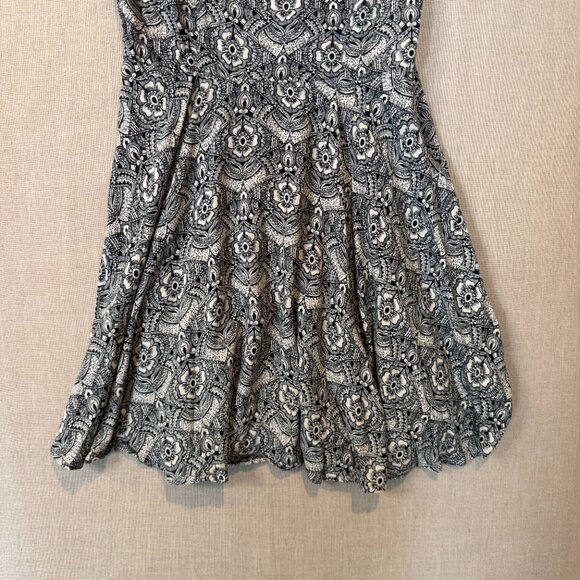 Abercrombie & Fitch Y2K Black & White Floral Mini Dress Strappy Fit & Flare - Picture 4 of 12